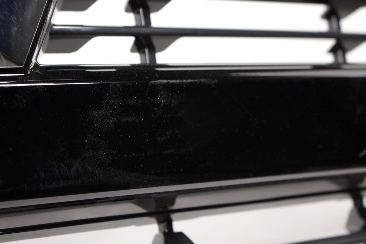Makerauto Front Center Grille – Glossy Black, Fits 2019-2022 Chevrolet Silverado 1500, OE 84493318, EA1131646SU