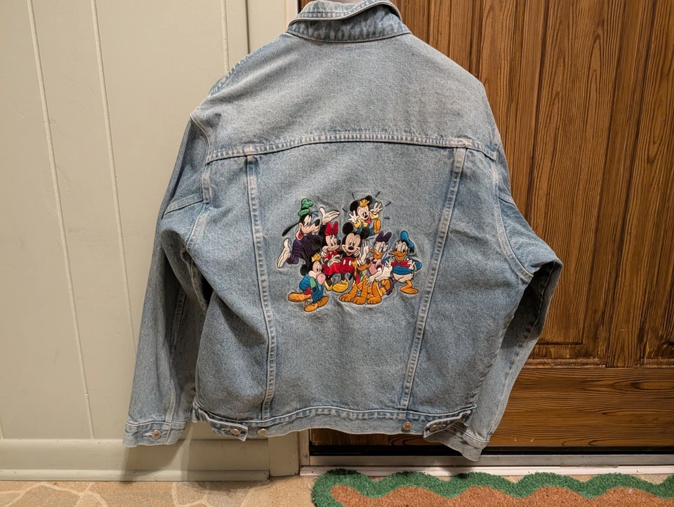 Chaqueta vaquera bordada vintage años 80-90 Disney Store Mickey Mouse & Friends Foto 2 de 4