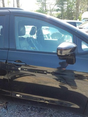 Used Front Right Door Assembly Front fits: 2018 Chrysler Pacifica laminated glas