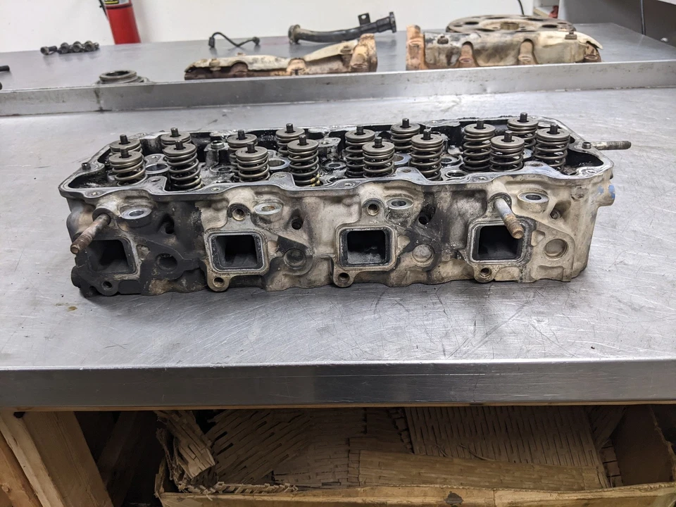 Culata derecha para 06-10 Chevrolet Silverado 2500 HD 6.6 12690608 diésel Foto 3 de 4