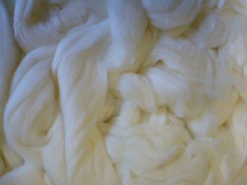 Superwash Merino Top Wool Spin Dye #5 21 Micron White USA Grown Low Ship Cost - Picture 2 of 2