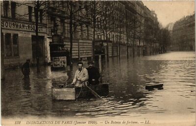 CPA PARIS Inondations 1910 UN Bateau de Fortune (579463)
