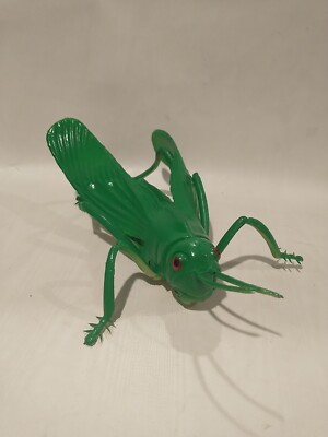 Collectible Jumbo plastic Green grasshopper 7” Insects World
