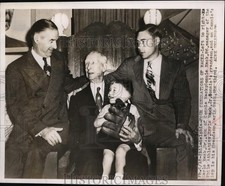 1949 Press Photo Athletics manager Connie Mack with son and two grandsons