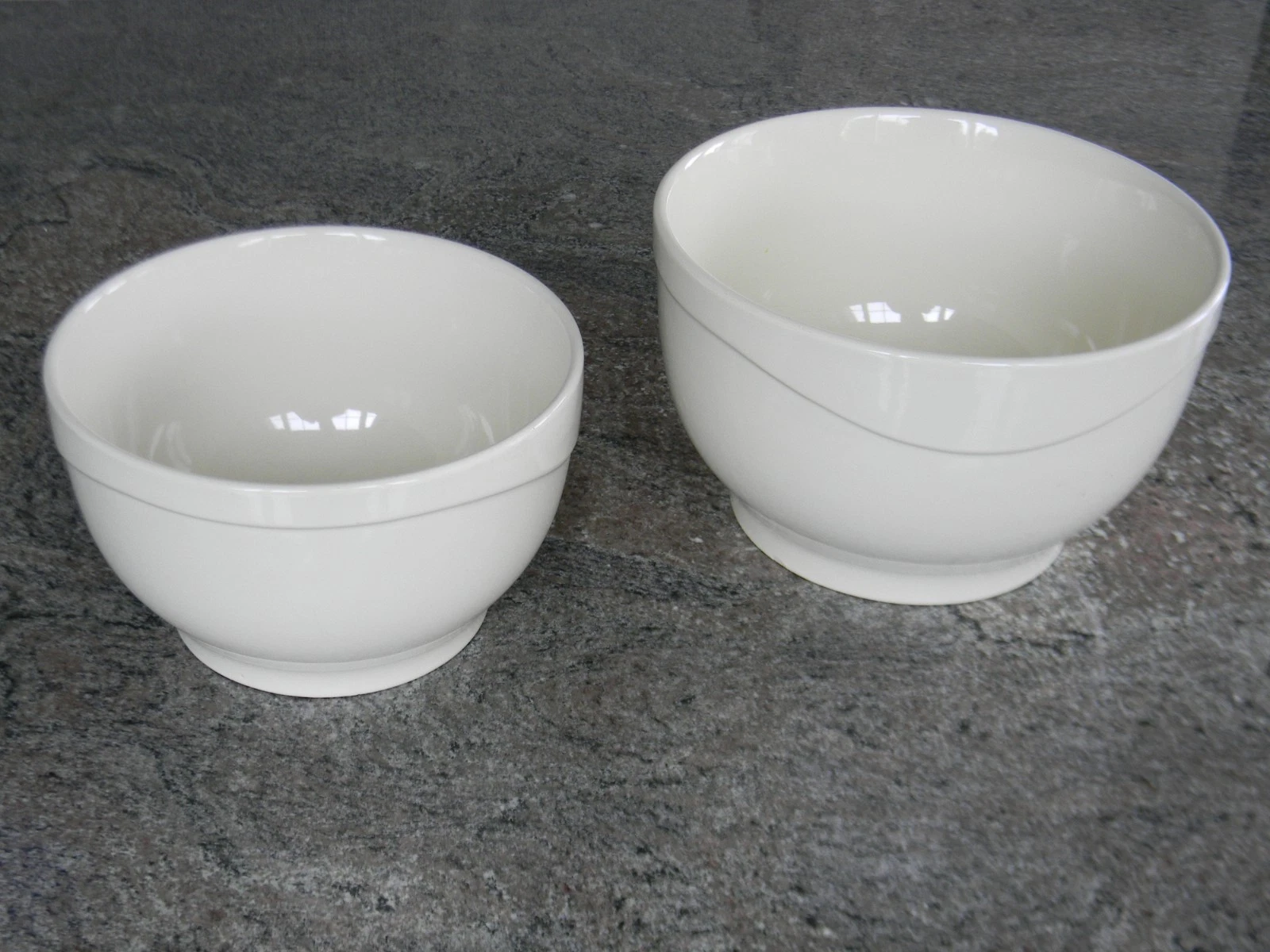 Pair of Calphalon Pottery Ceramic Ivory Nesting Mixing Bowls - 4qt and 2.5qt