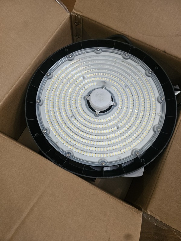 LED UFO High Bay Light 240W,  Listed 3000K 4000K 5000K Adjustable AC100-277V