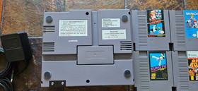 Nintendo NES Console Bundle Lot 2 Controllers - Zapper - 15 games - Clean