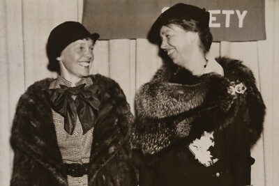 Amelia Earhart & Eleanor Roosevelt - 1935 - 5 x 7 inch Photo Print