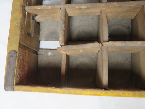 COCA COLA 24 BOTTLE WOOD CRATE HAS $1.00 SOO ON THE SIDE - Picture 4 of 12
