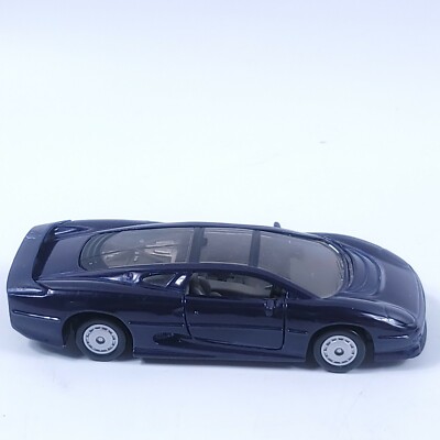 ジャガーXJ220　マイスト【Maisto】JAGUAR XJ220 1/12 1/12 TSM Jaguar XJ220 (Silver) Car Model - LIVECARMODEL.com
