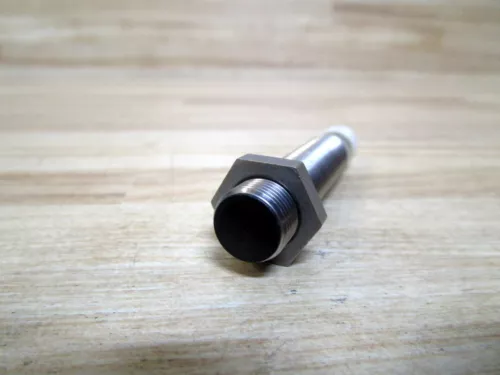 Cutler Hammer E57LAL12T110SD Eaton Proximity Switch