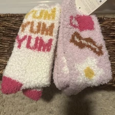 Women’s Give Love Renew Fuzzy Crew Socks Sz 4-10  Lounge/Cozy Socks 2 Pairs New