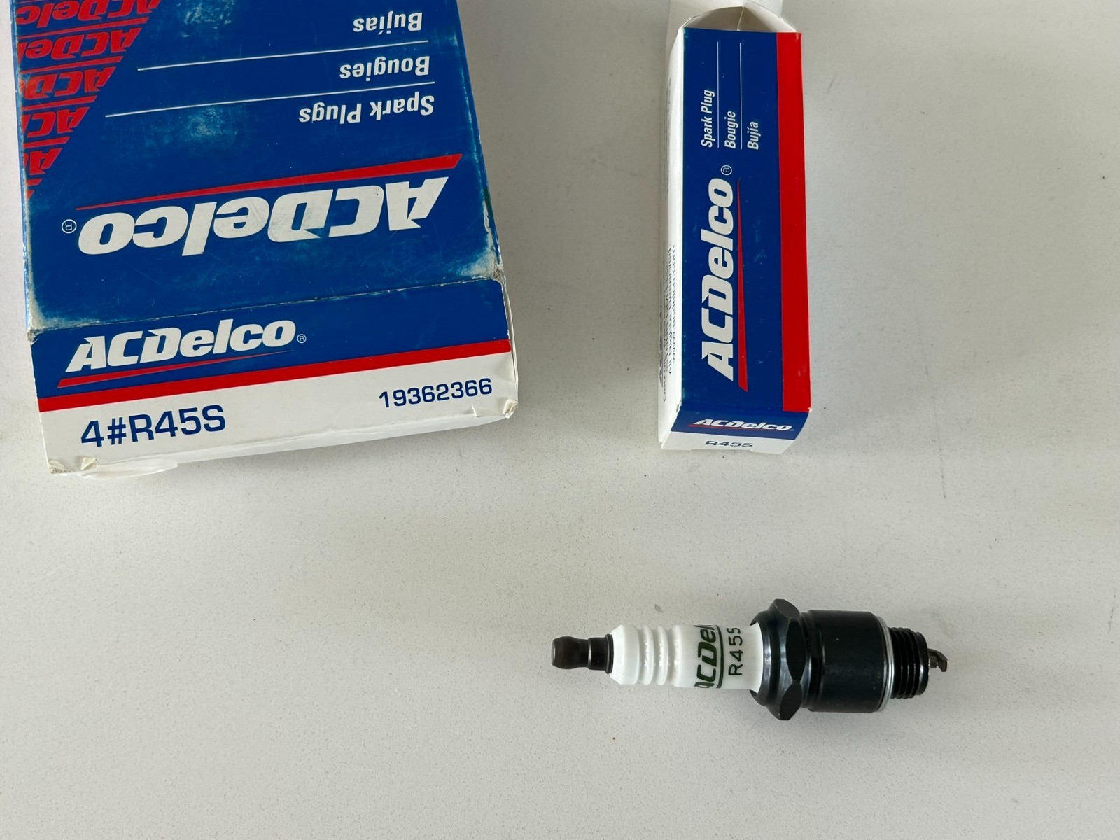NOS ACDelco R45S Spark Plugs 4Pack All GM Corvette 19362366