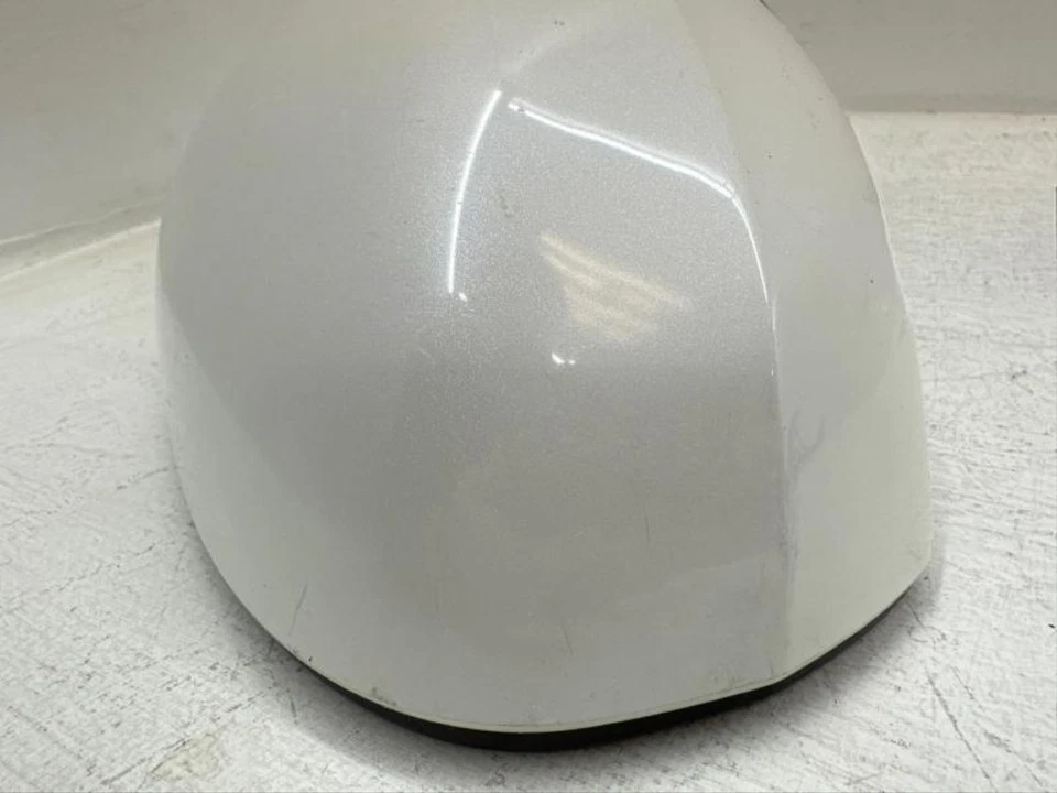 Белое оригинальное боковое зеркало заднего вида для правостороннего пассажира Toyota Prius 2010-2015 годов выпуска - Изображение 3 из 4