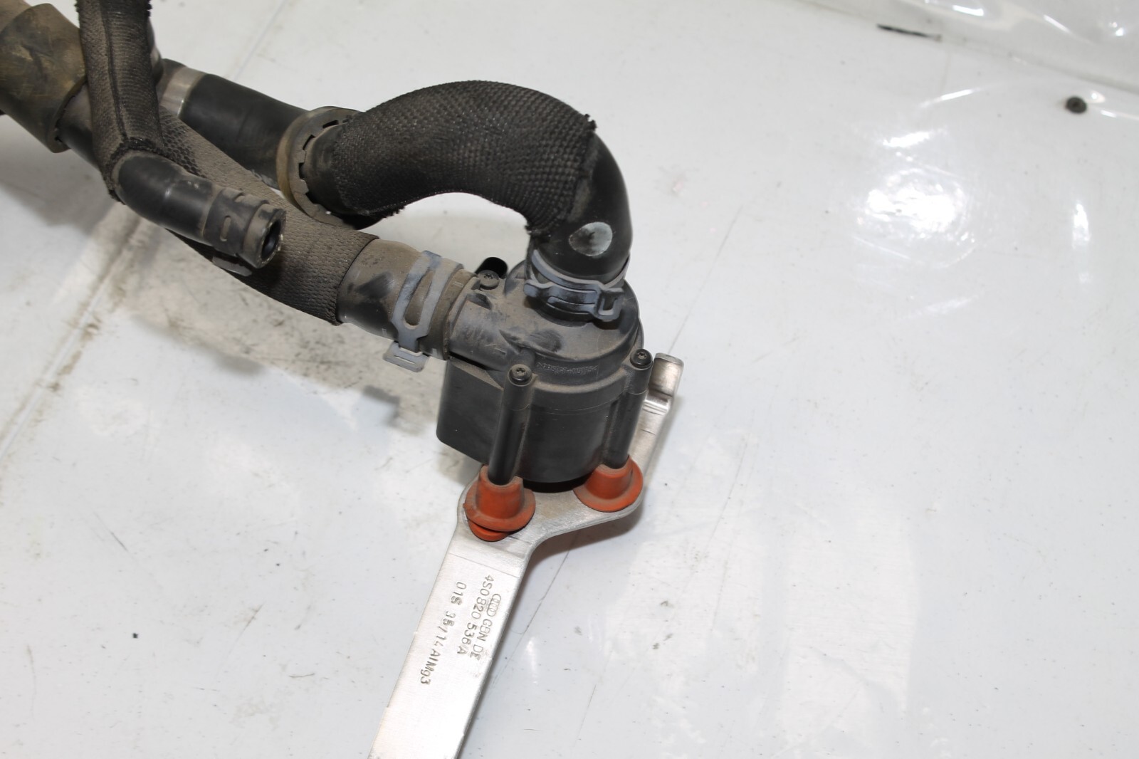 15-20 LAMBORGHINI HURACAN ELECTRIC AUXILIARY WATER PUMP W/ LINES 06H121601N 