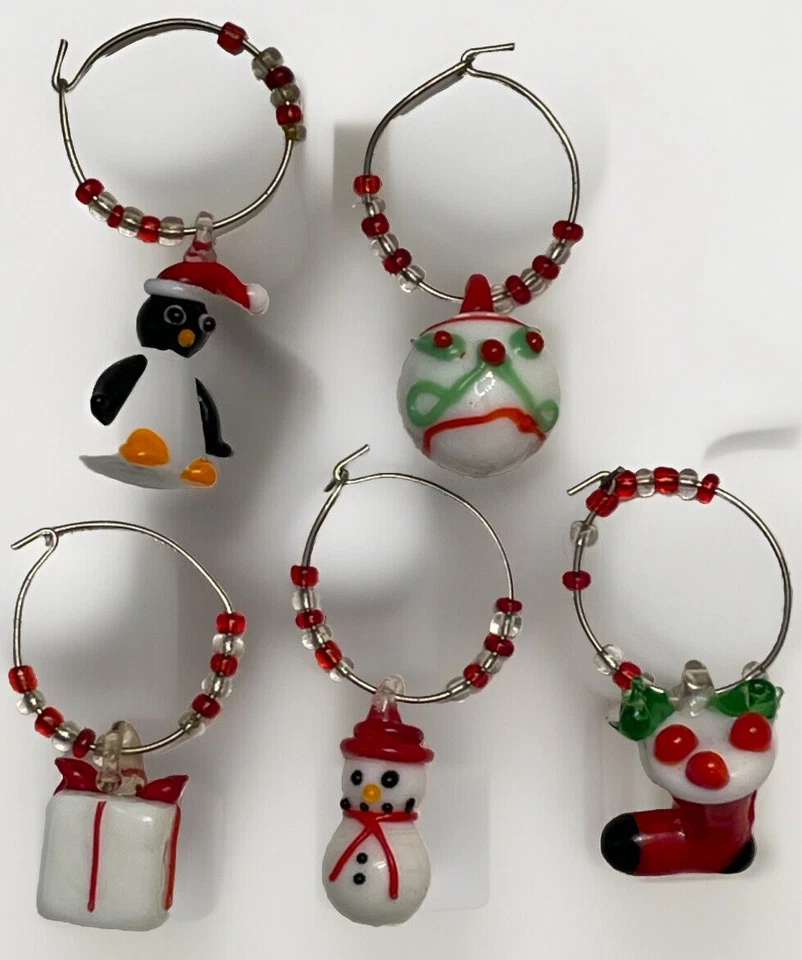 De colección Pier 1 Dije Vidrio Vino Bebida Etiquetas Navidad Festivo Identificadores - Juego 5 Foto 3 de 4