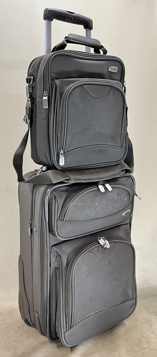 Used DAKOTA by Tumi Taupe 20