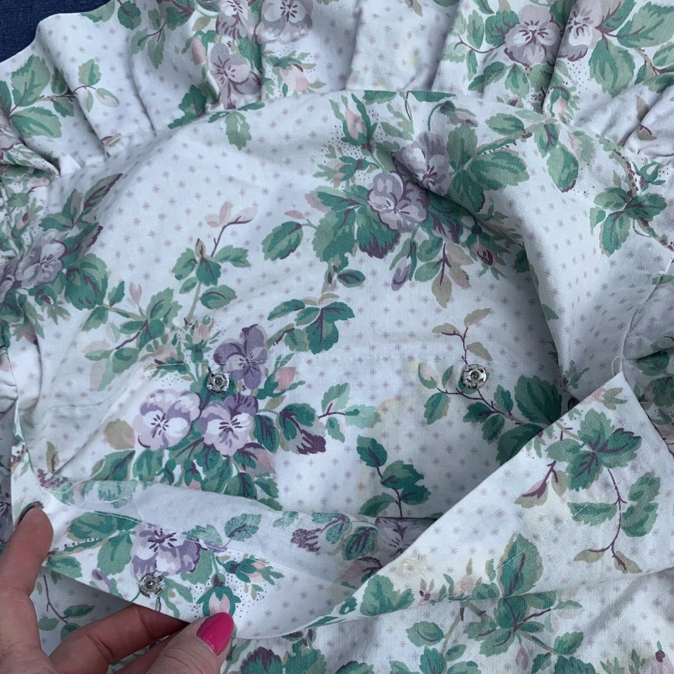 Laura Ashley 薰衣草路易丝花卉枕套褶皱边缘 13x13 小屋 — 第 4/4 张图片