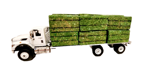 Greenlight / DCP White International Cutom Built 27 Ft Flatbed - Hay - Salvage - Picture 9 of 14