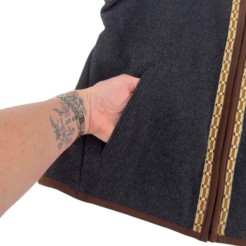 Woolrich Charcoal Wool Vest M Vintage USA Fabric Trimmed Zip Outdoor Sleeveless - image 2 of 4