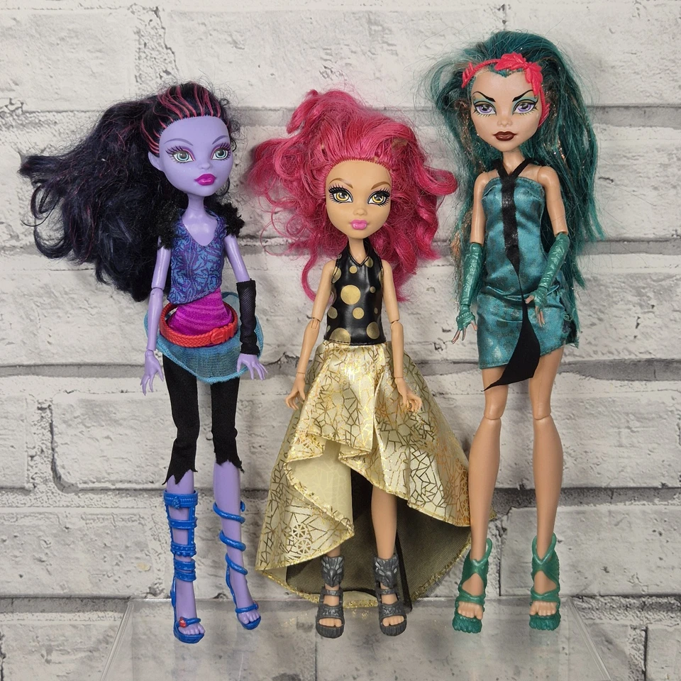 Monster High Doll Figure Bundle x17 Cleo DeNile Clawvenus Swamp Draculaura READ - Image 2 of 4