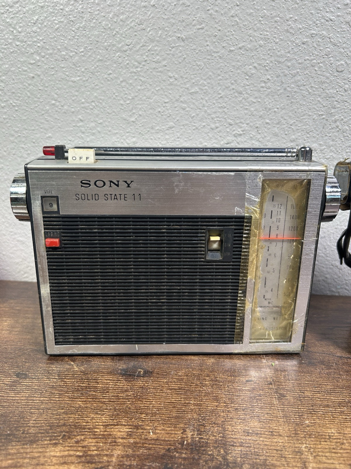 SONY TFM-110F transistor radio 1960s FM/SW/MW SOLID STATE 11 W