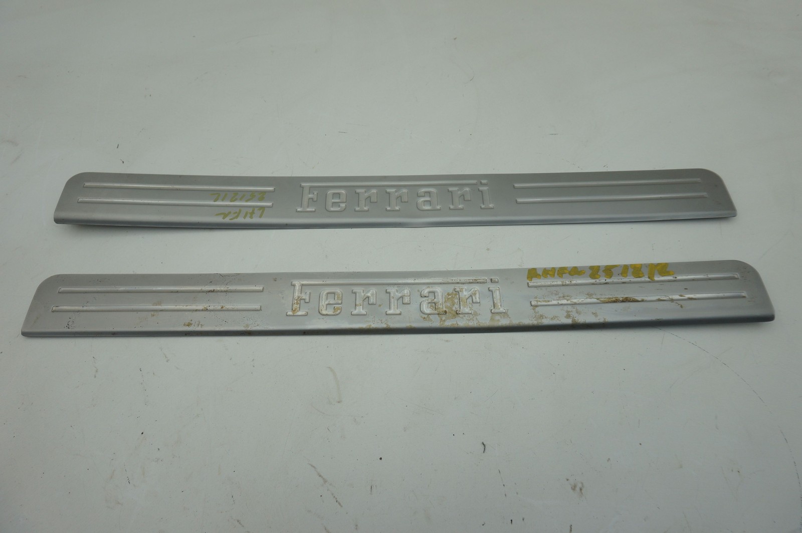 Set 2 Left & Right Door Sill Scuff Plate Trim 86786000 Ferrari 488 Spider 2017