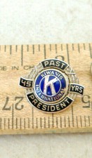 PAST PRESIDENT ~ 45 YRS ~ KIWANIS INTERNATIONAL ~ TIE TACK PIN