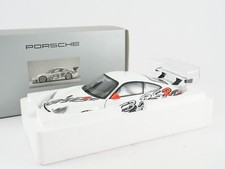 Minichamps 1/18 Porsche 911 GT3 RSR High End