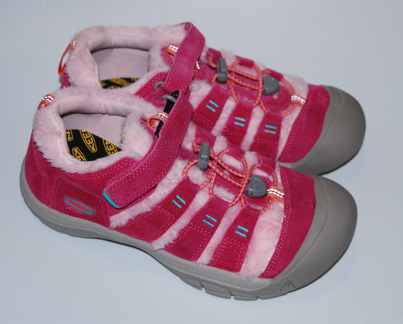 Scarpe Newport nuove con scatola Keen giovani ragazze frutta tortora rosa bordo in pile taglia 5