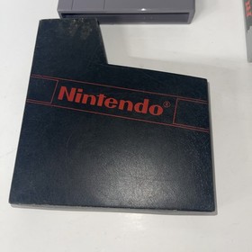 hangtab Rush'n Attack completo di scatola nintendo nes gioco a 5 viti CIB