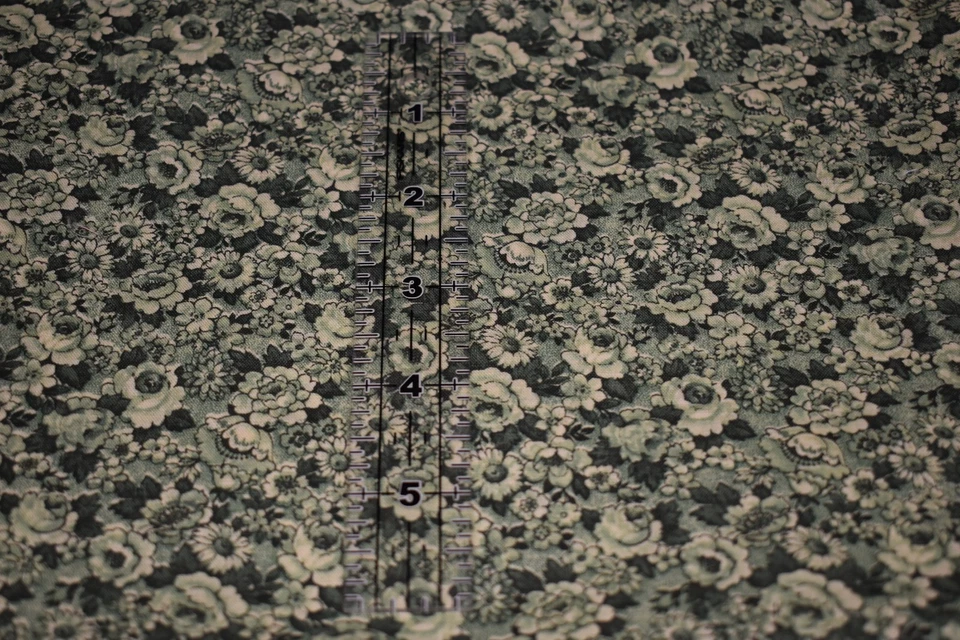 3/4 yard x 44" Vtg USA Concord Fabrics JOAN KESSLER green floral CABBAGE ROSES - Image 3 of 4