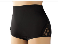 Vanity Fair Women's Lace Nouveau Brief Panty NWT