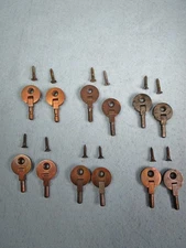 1 Pair Original SINGER Sewing Machine To Cabinet or Base Lollypop HINGES +Screws