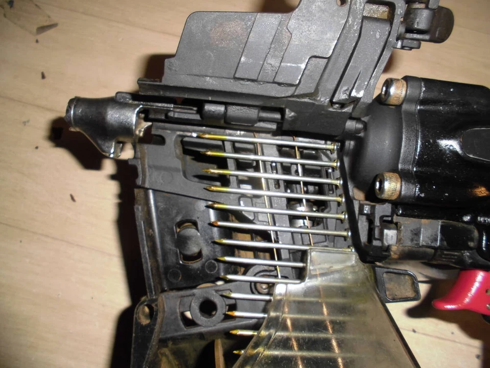 Max high pressure nail gun HN-90N3 - Image 2 of 3