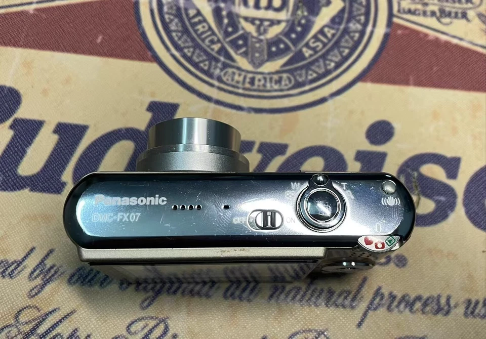 Panasonic Lumix DMC-FX07 Digital Camera Silver w/Charger English - Image 4 of 4