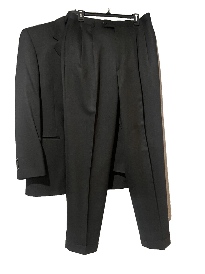 Terno social Jones New York masculino preto tamanho 42L seda pele de tubarão - Imagem 2 de 4