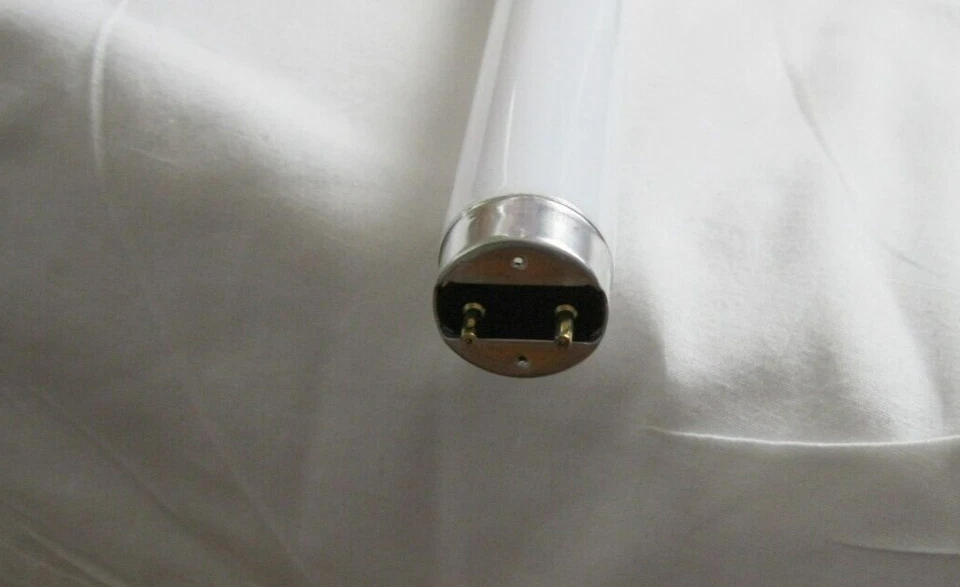 5 x HALCO F17T8/CW 17w Watt 24" in Fluorescent Tube Lamp Bulb 4100K ECO 2FT LOT - Image 3 of 4