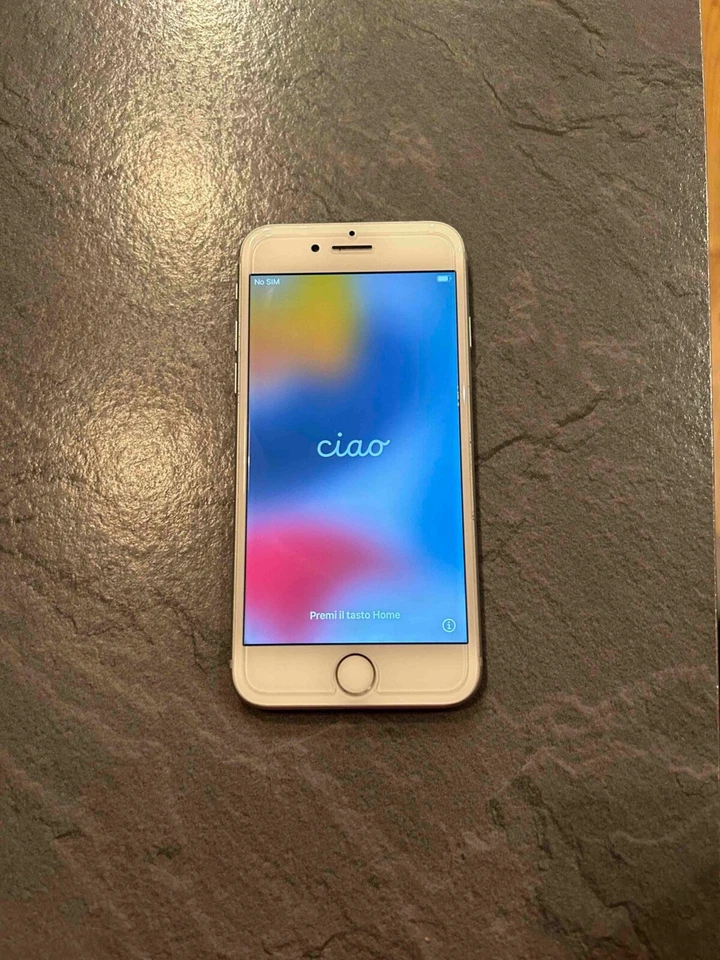 Apple iPhone 7 - 32GB - ARGENTO - Immagine 2 di 4