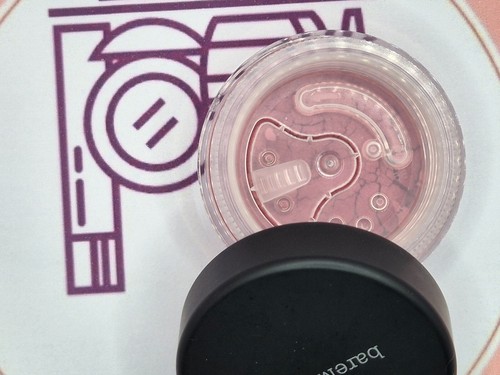 nackte Mineralien Rouge...lebendig....0,85g...neu/versiegelt 🙂 🙂 - Bild 1 von 3