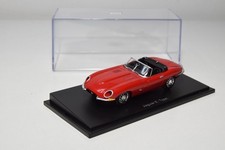 B69 1:43 UNIVERSAL HOBBIES JAGUAR E-TYPE E TYPE CABRIOLET RED MIB