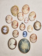 Lotto 15 spille e ciondoli cammeo vintage, fatti a mano, anni '30, pezzi unici