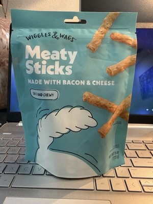 Wiggles & Wags Meaty Sticks Dog Treats Bacon, Cheese & Chicken