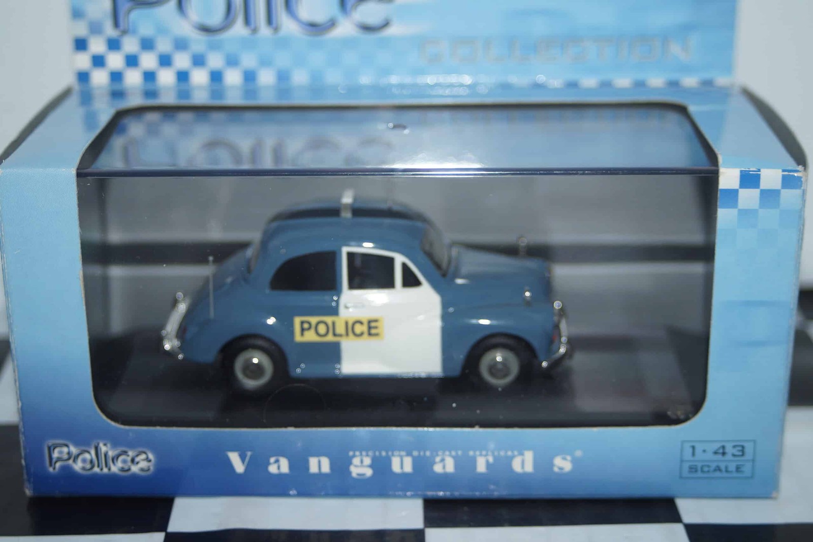 Vanguards Corgi Morris Minor Metropolitan Police 175th anniversary Ref VA0580...