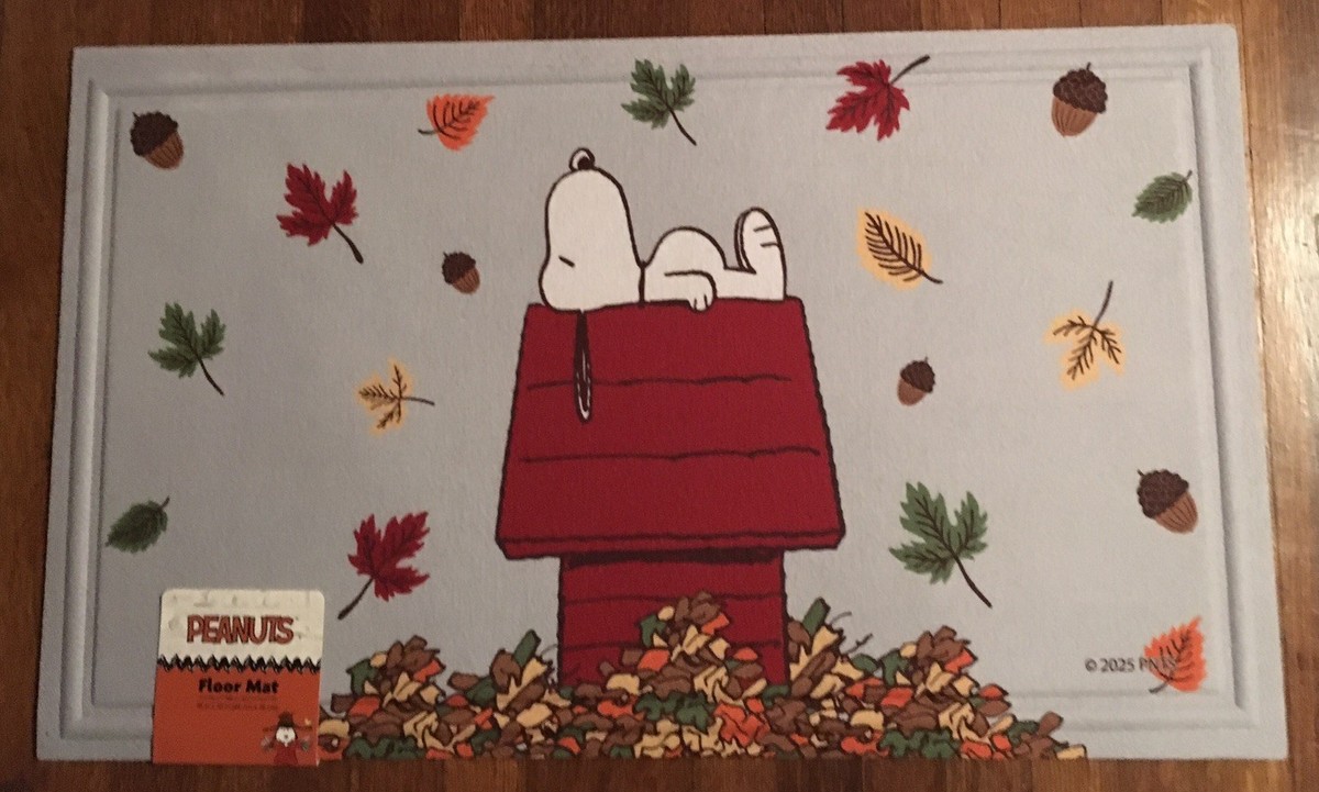 PEANUTS FALL 🍁 SNOOPY DOGHOUSE RUBBER BACK FLOOR MAT 18X30” NWT