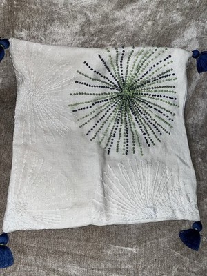 20 In Decorative Pillow Covering, Linen, Cotton. Zip Closed. Embroidered.