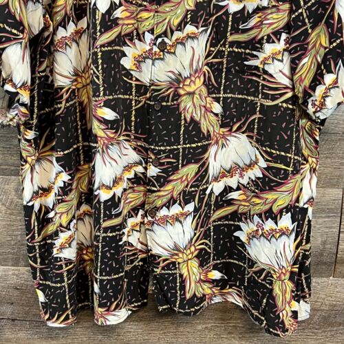 Camisa de campamento para hombre Reyn Spooner floral con estampado AOP hecha en Hawai con botones 2XL - Imagen 3 de 10