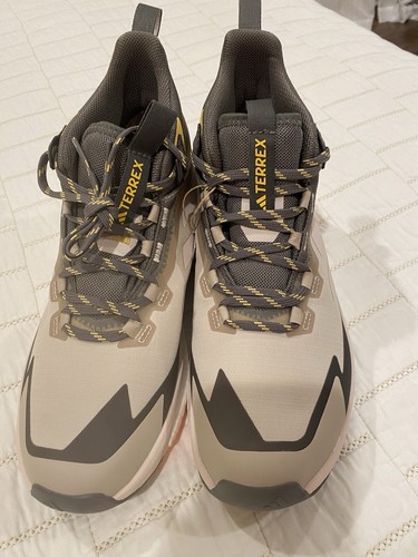 Terrex Free Hiker GORE-TEX 2.0 Hiking Shoes - Women's,size 8,5 - 第 1/8 張圖片