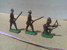American cowboy  Indian warrior, vintage 48mm lead semi-round soldiers, Heyde