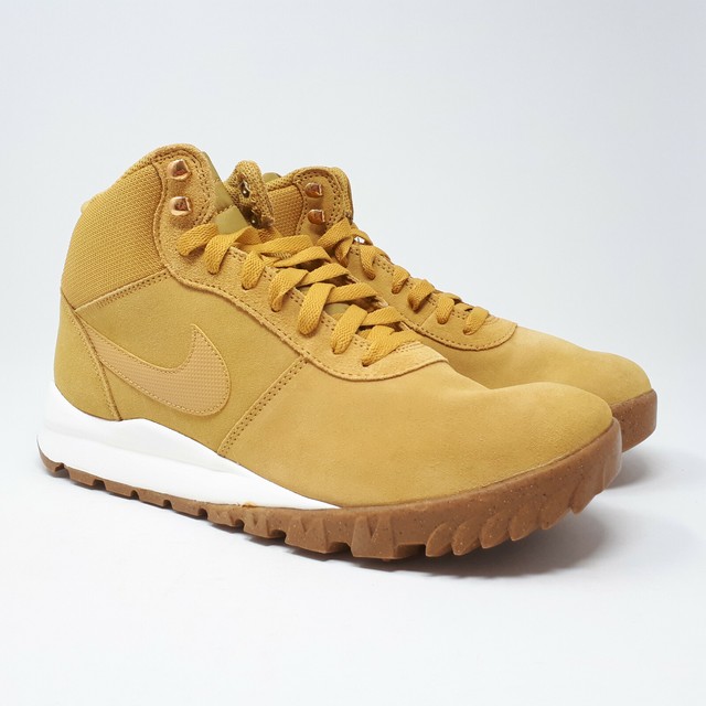 nike hoodland suede boots 